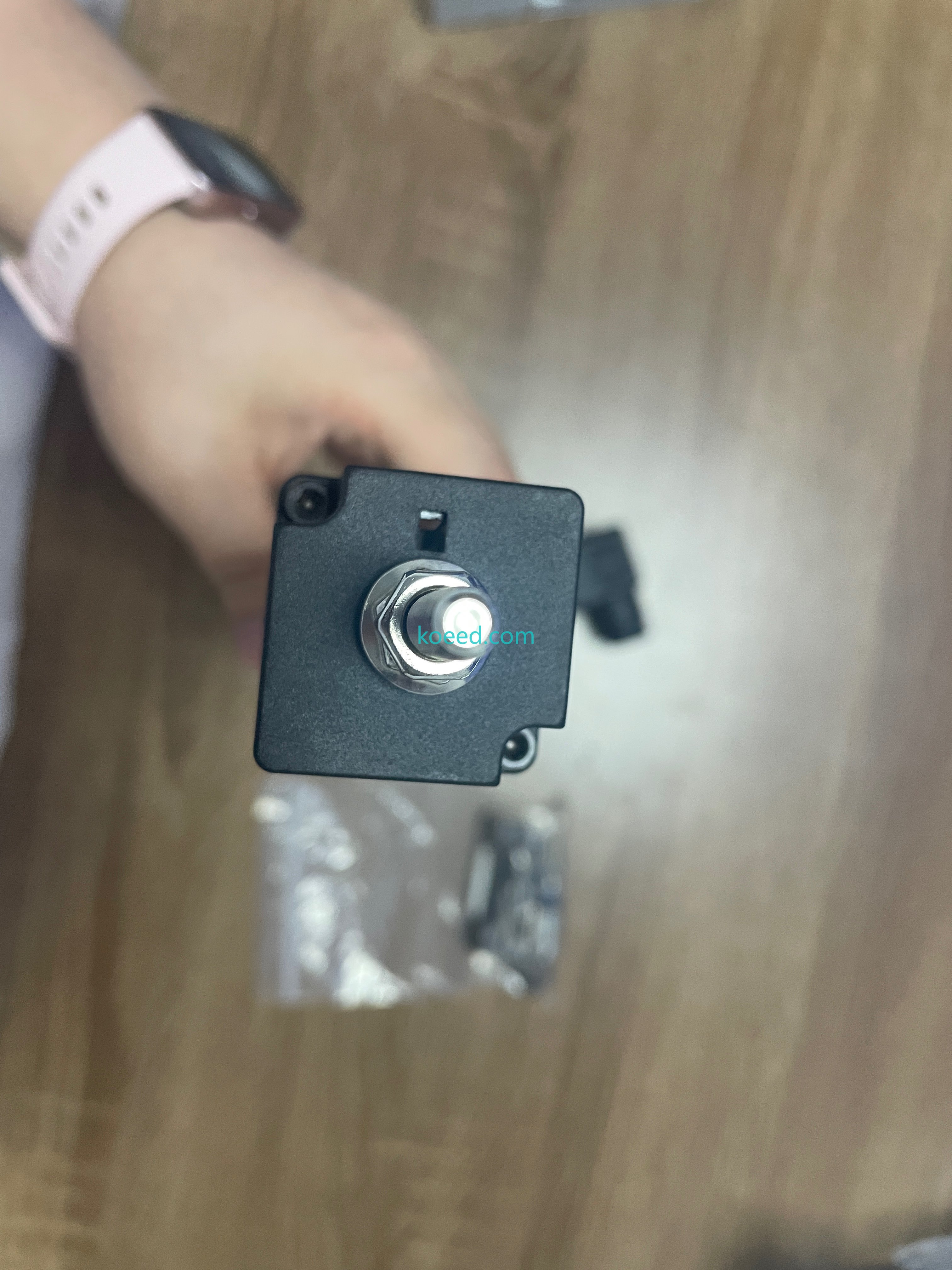 Novotechnik LWH225 label and part number close-up