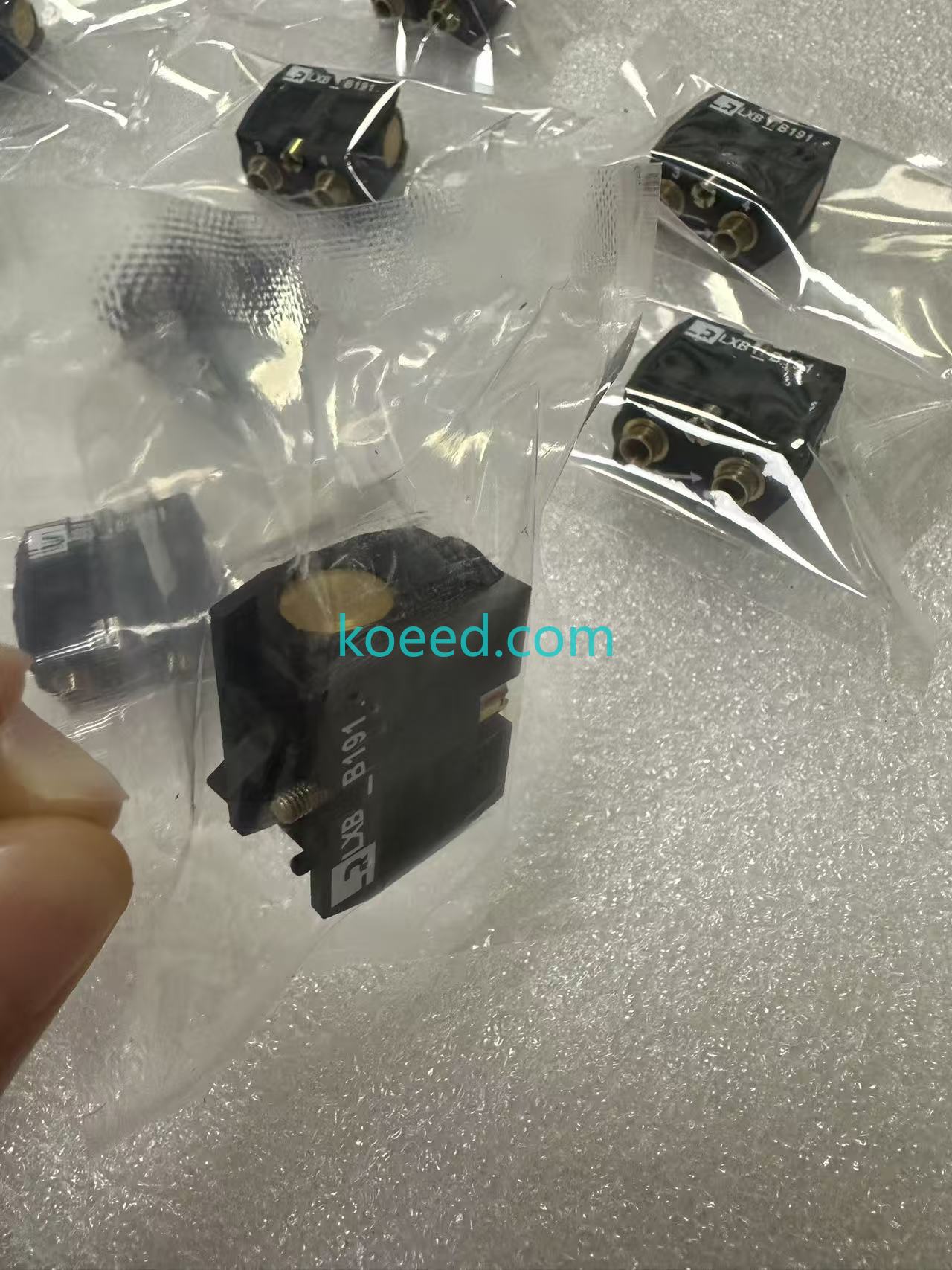 LXB-B191 Valve - Packaging & Label