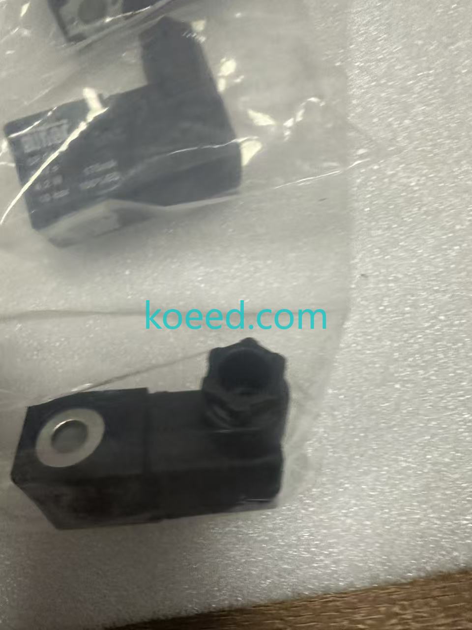 Airtec M-05-510-HN coil and connector interface