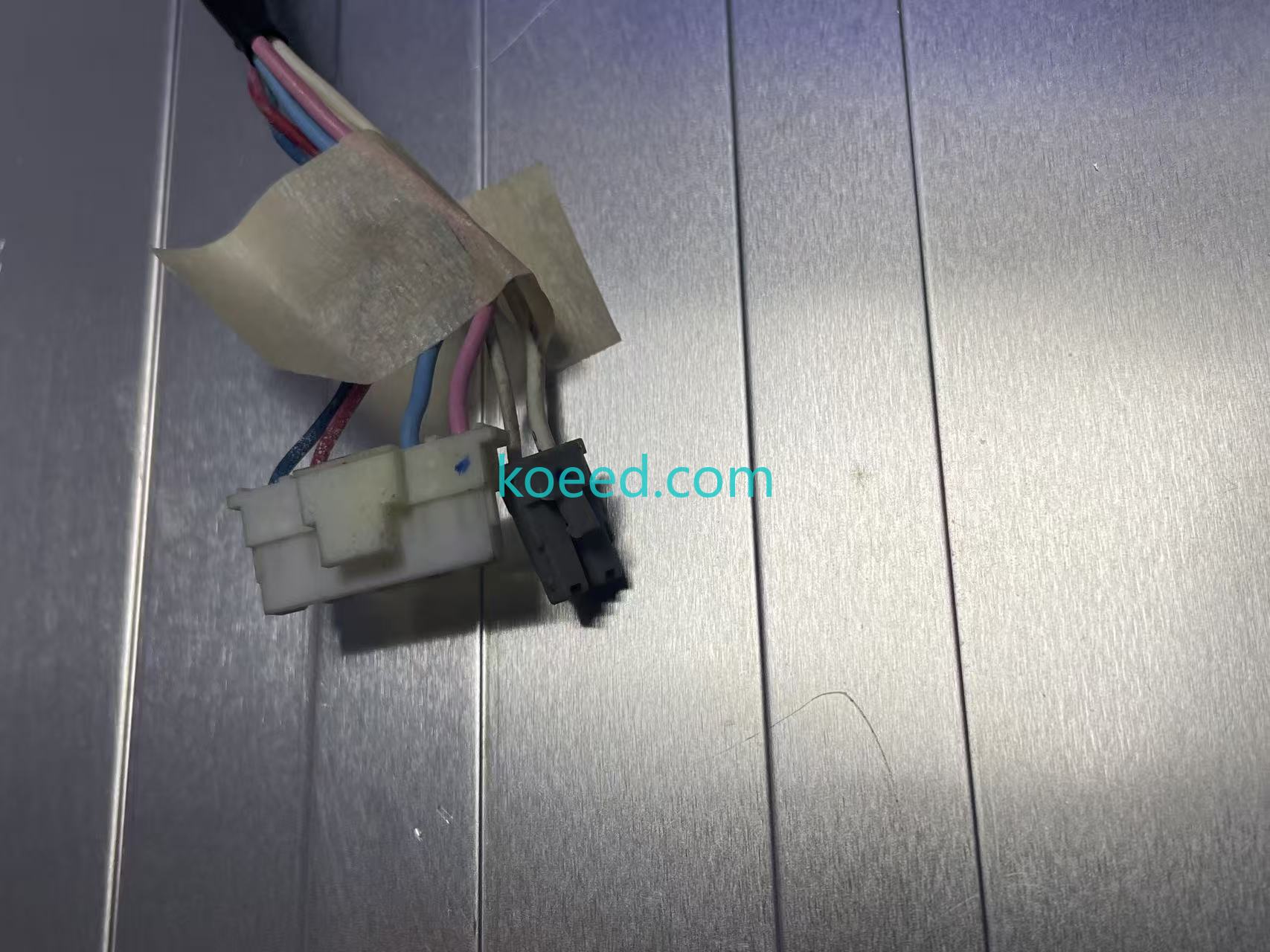 M201UN02 V.6 Label and Serial Number Verification