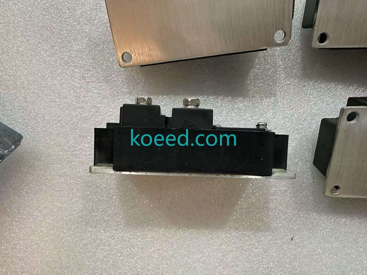 MBN600GS6BW - Installation View