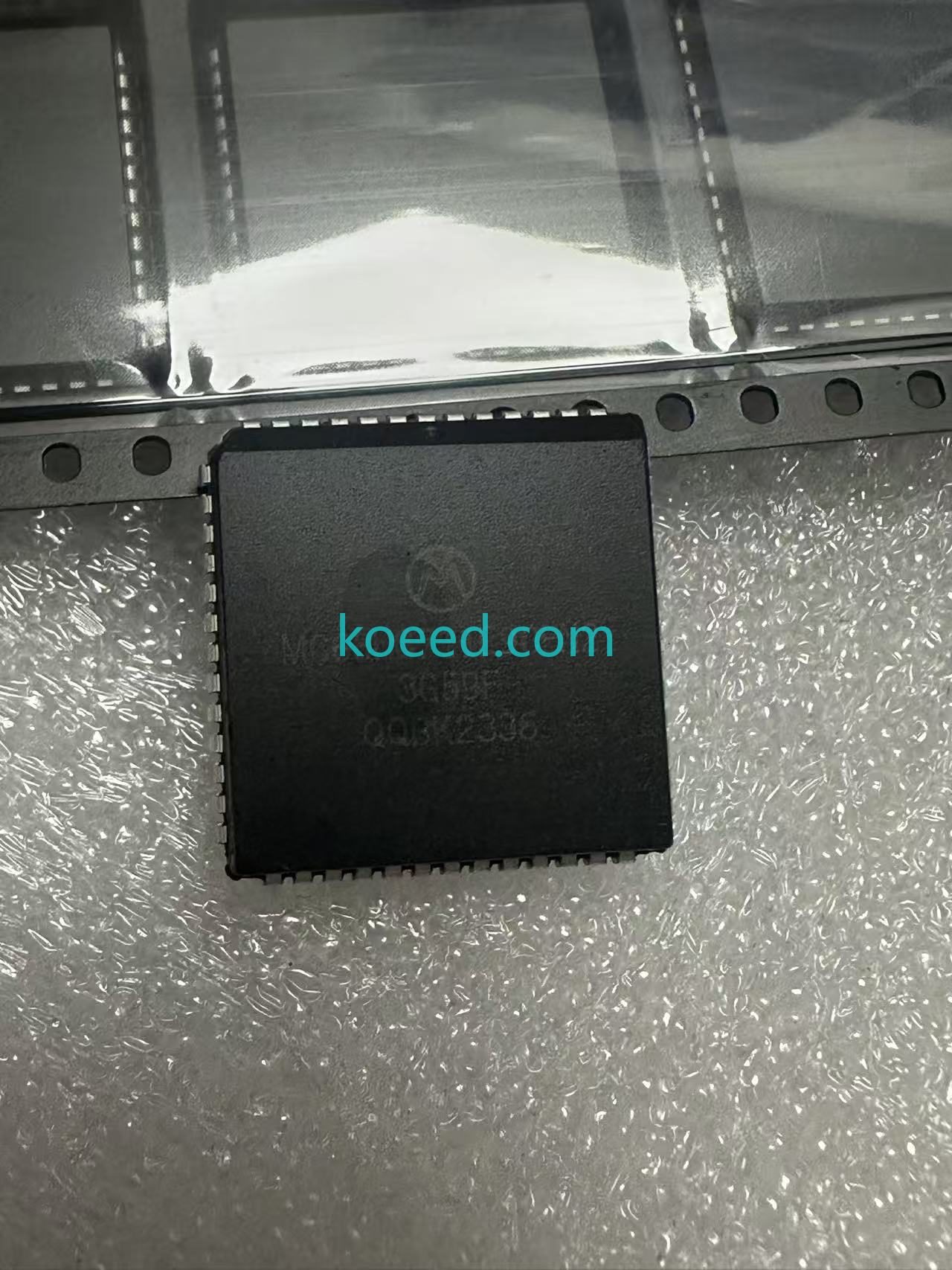 MC68HC711E9CFN2 - Koeed Fashion View