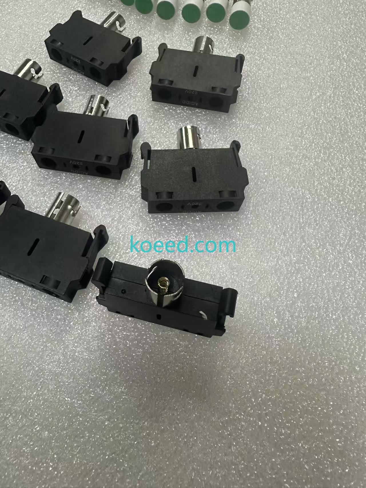 SMC ZSE30AF-C6L-N-MLB Pressure Switch - Packaging
