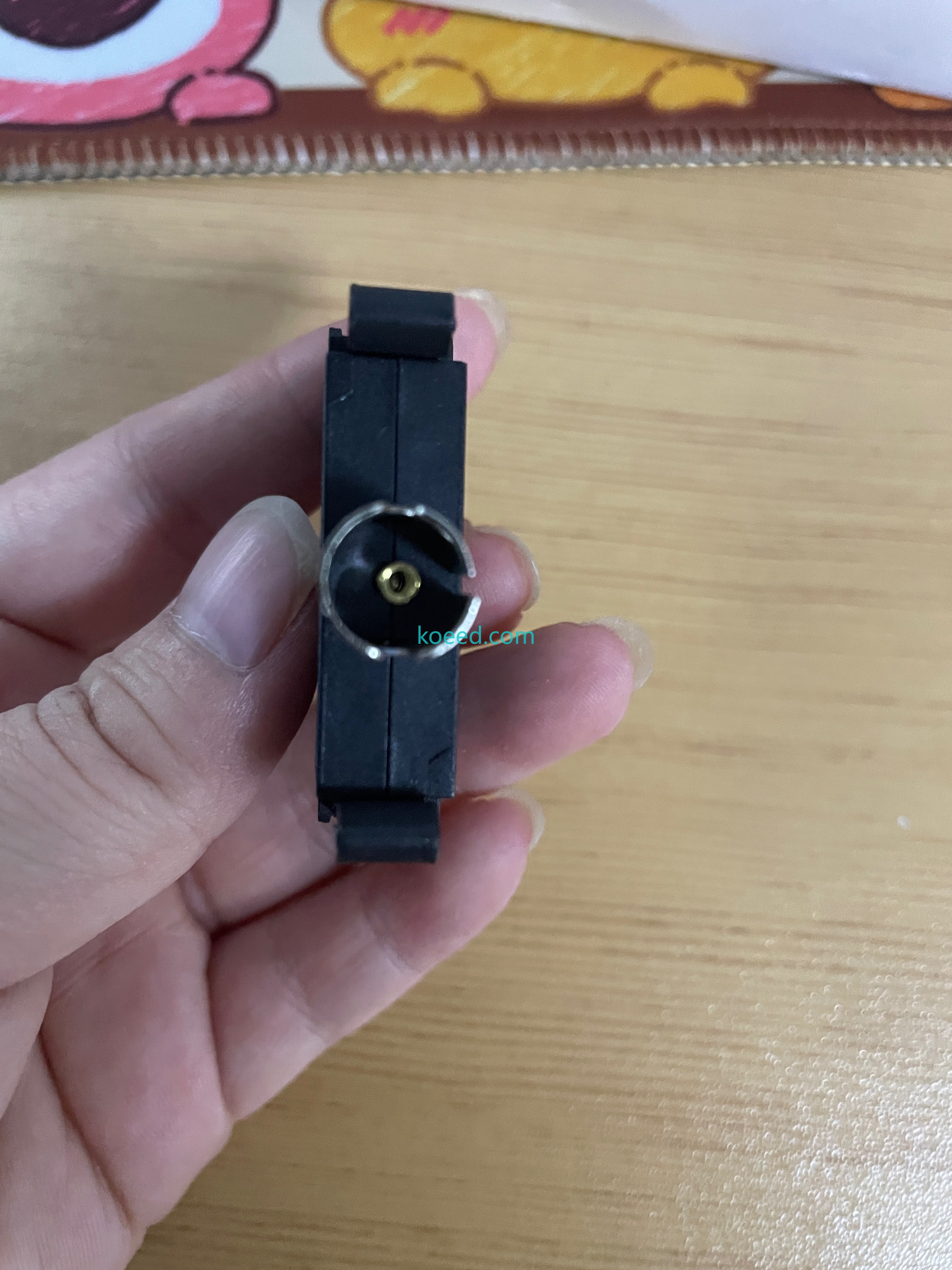 SMC ZSE30AF-C6L-N-MLB Pressure Switch - Connector Detail