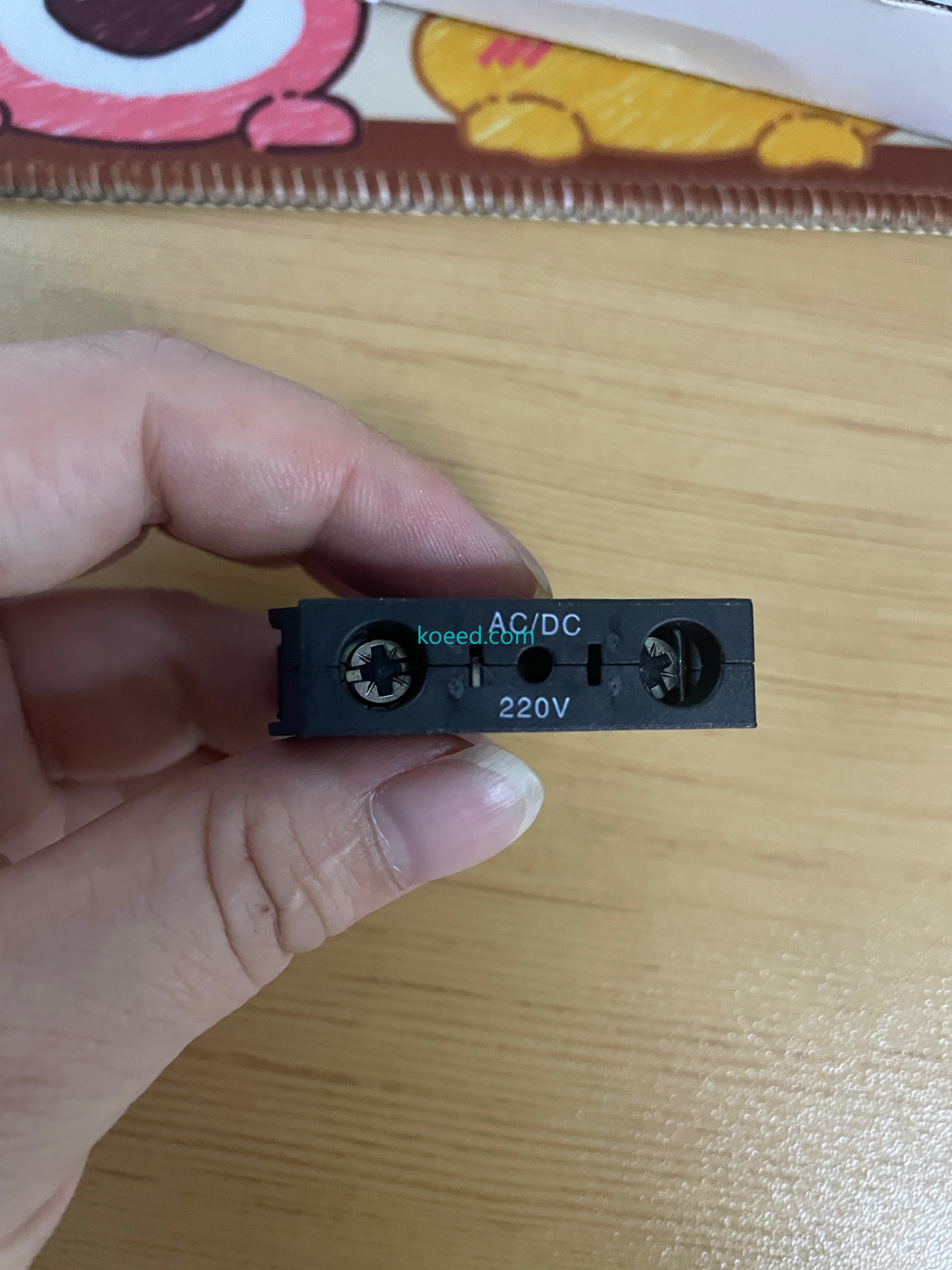 SMC ZSE30AF-C6L-N-MLB Pressure Switch - Side Profile