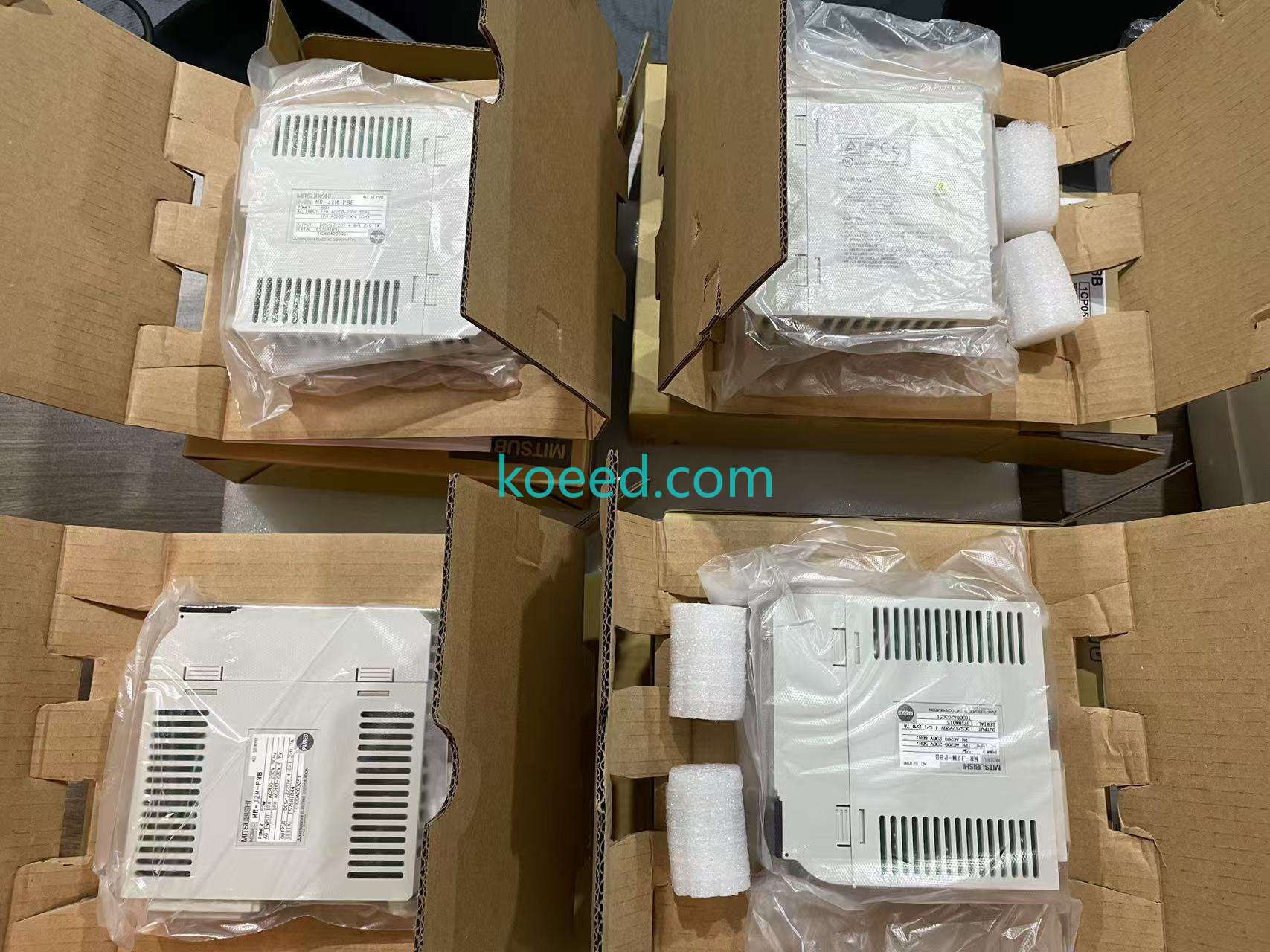 MR-J2M-P8B Packaging & Accessories