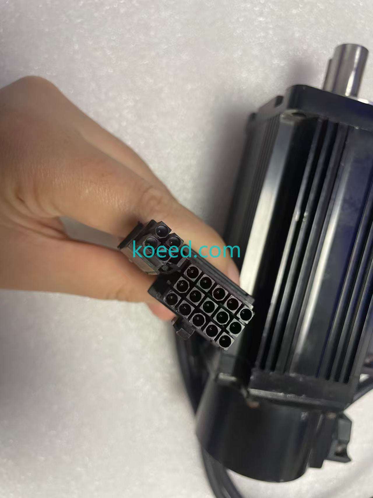 XINJE MS-60STE-M01330B-20P4 Servo Motor - Front View