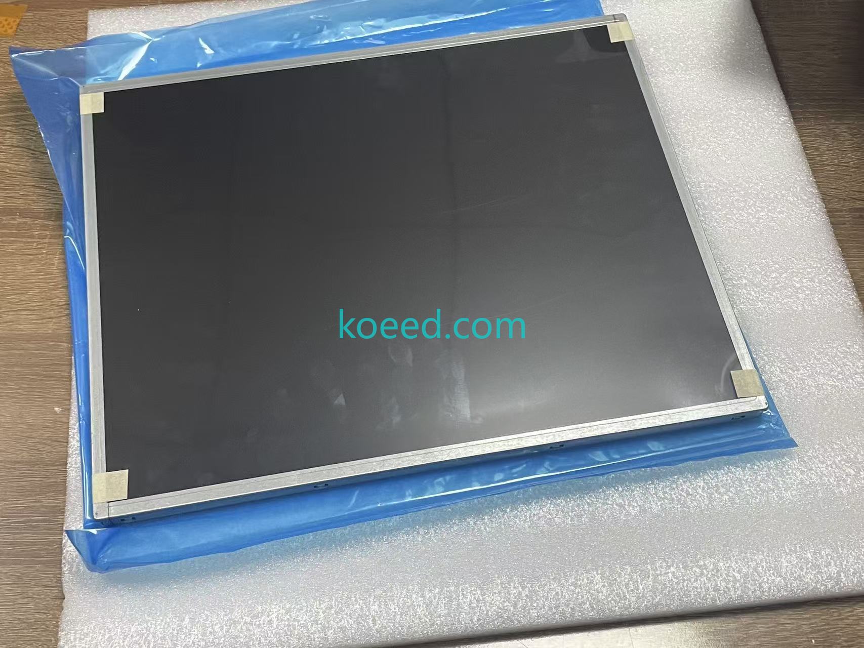 MT190EN02 V.Y front display view