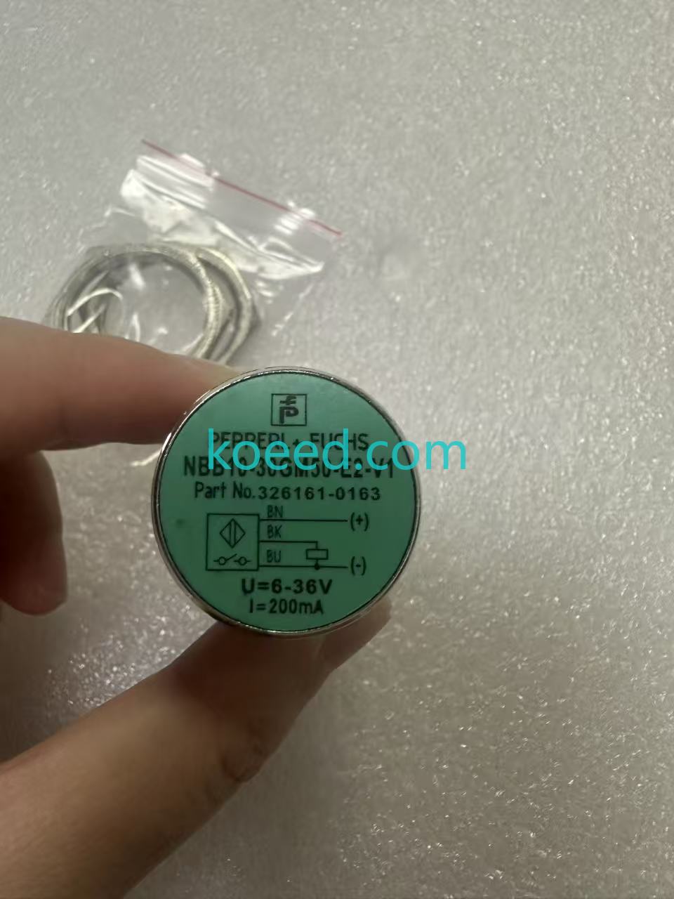 NBB10-30GM50-E2-V1 - Koeed Fashion View