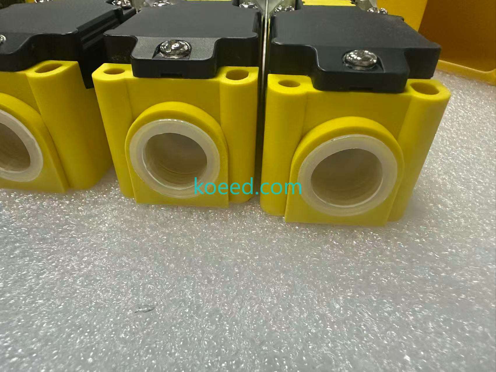 NI20-CP40-FZ3X2/S100 - Product View