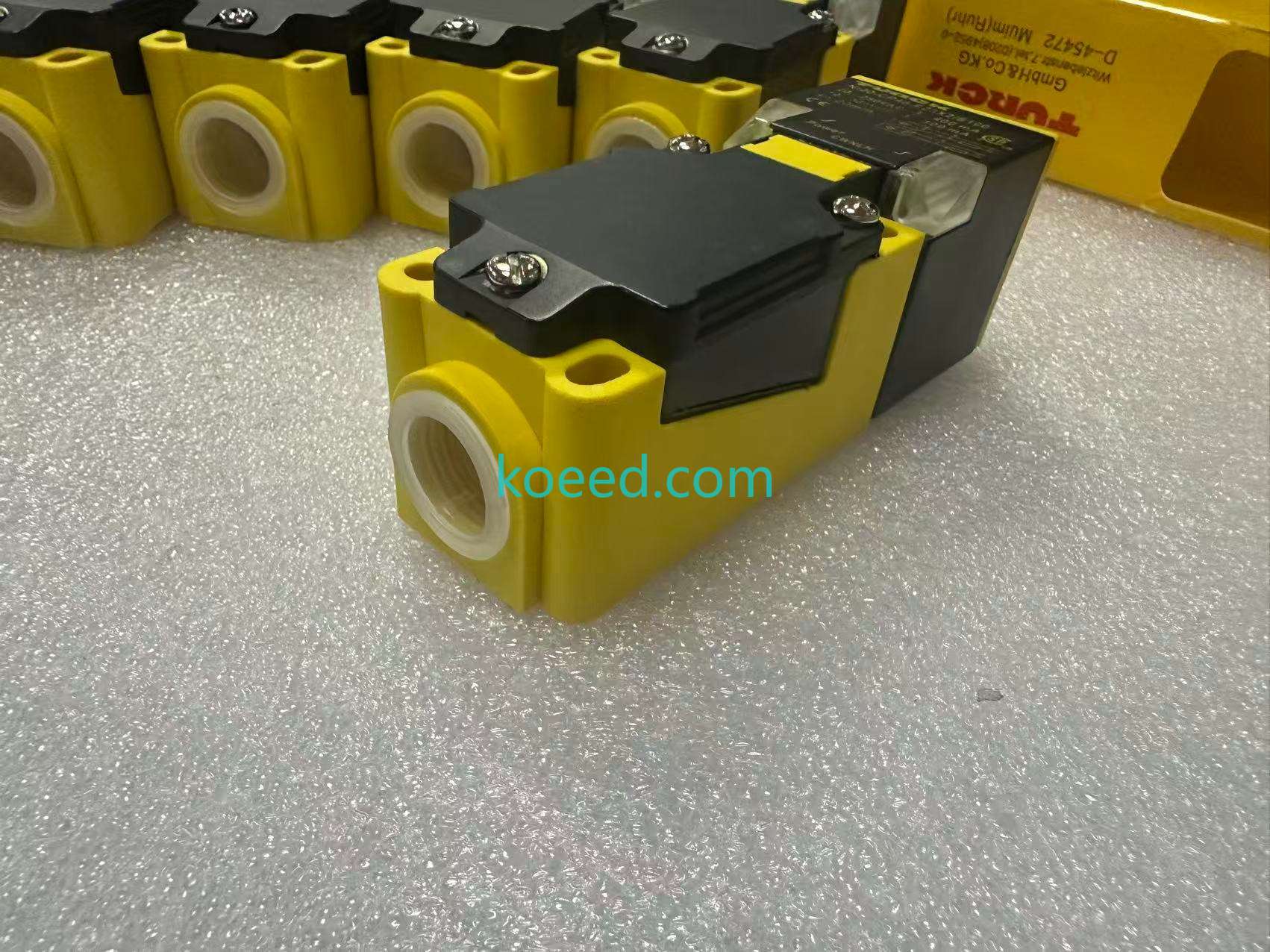 NI20-CP40-FZ3X2/S100 - Product View