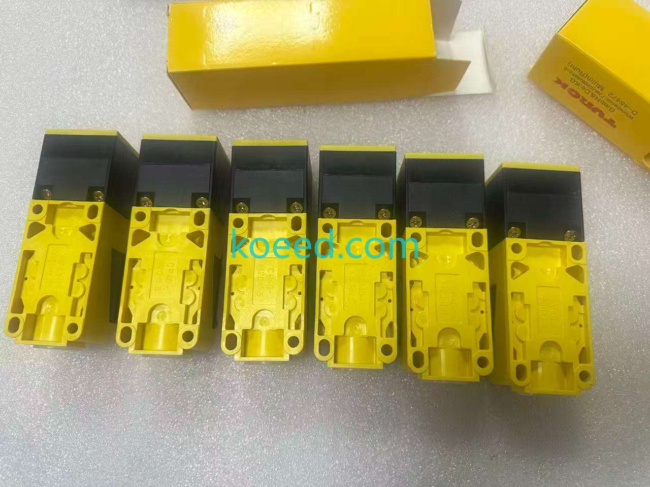 NI20-CP40-FZ3X2/S100 - Product View