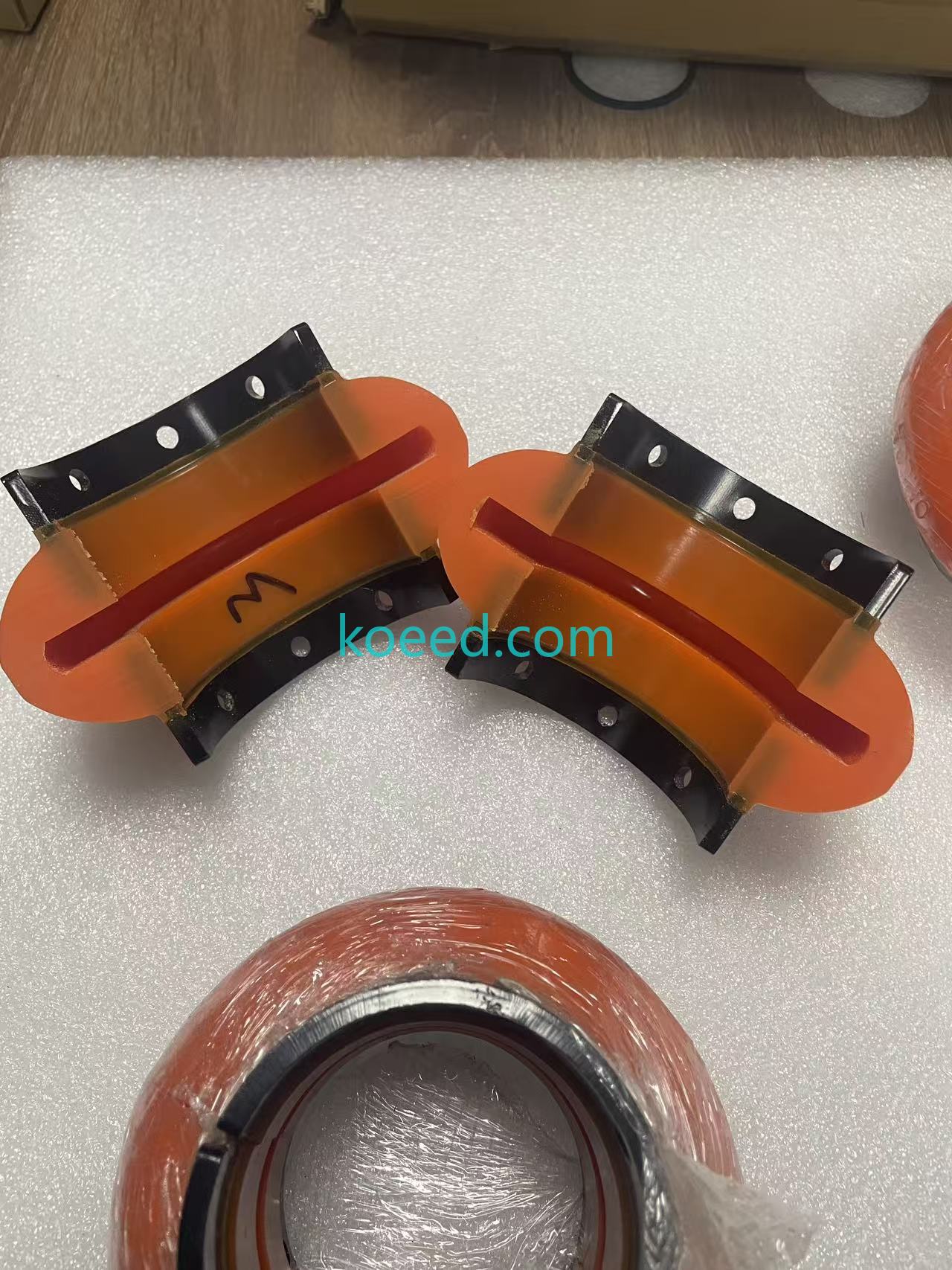 OMEGA E5 — shaft-end interface detail