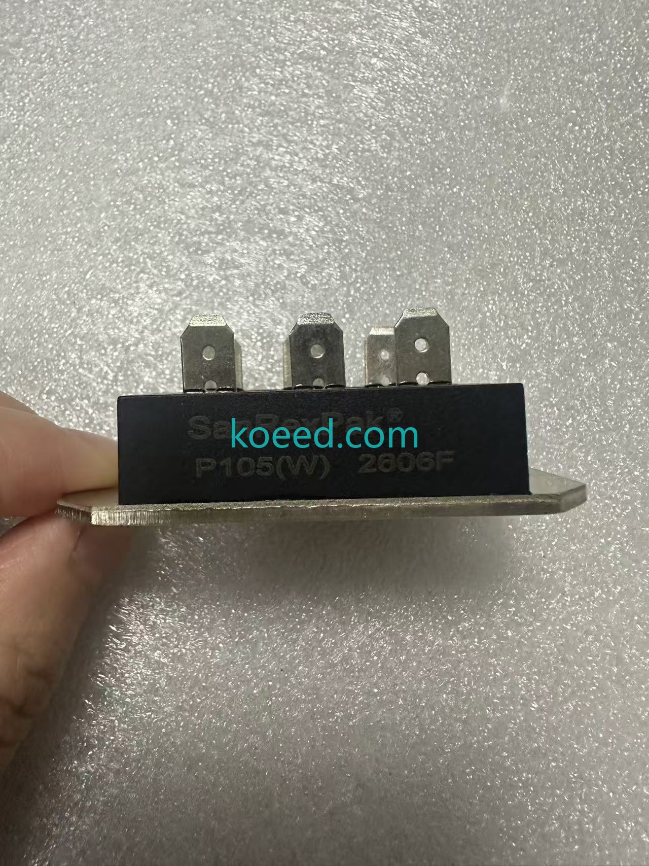 P105W - Koeed Fashion View