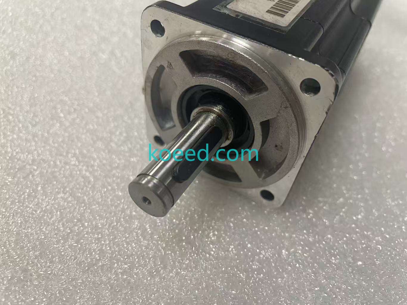 P50B05020DCL69 Servo Motor — Mounting Face