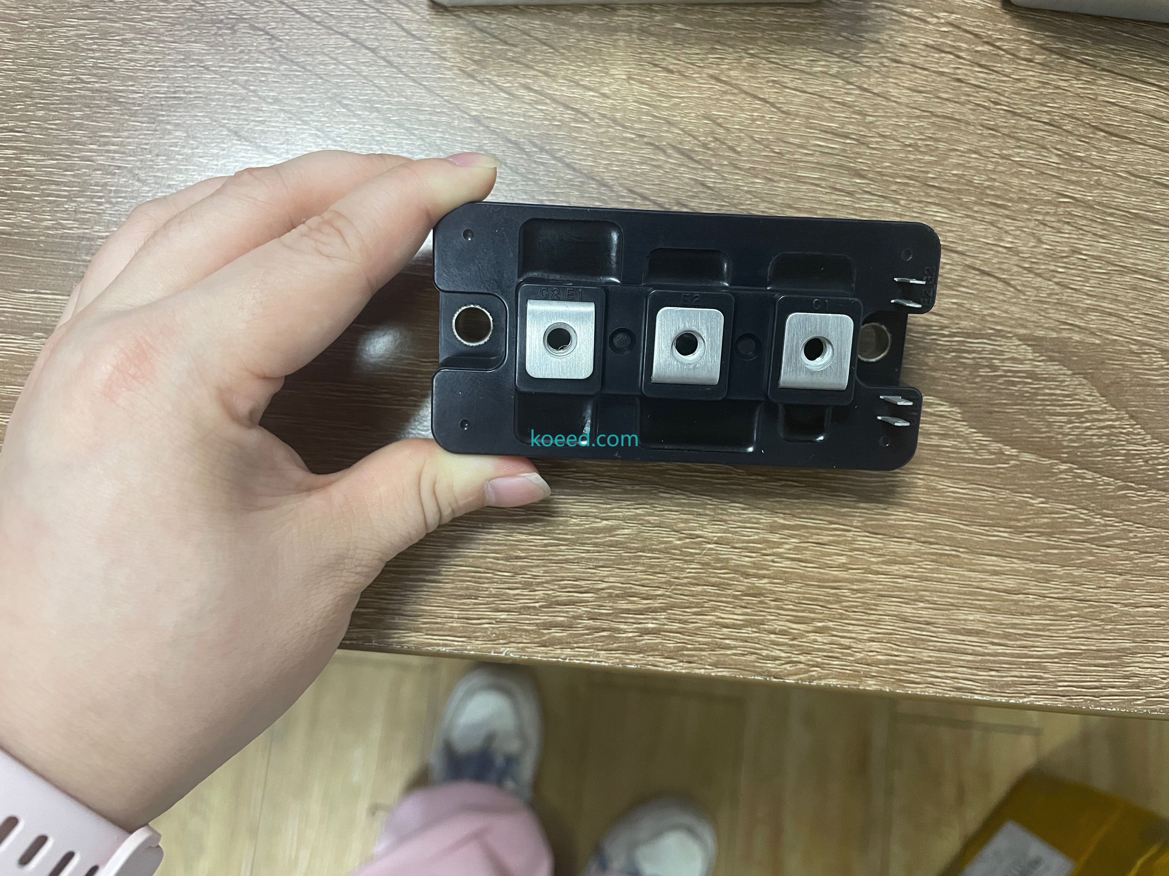 NIEC PDMB200E6 — alternate angle of the power module with scale reference