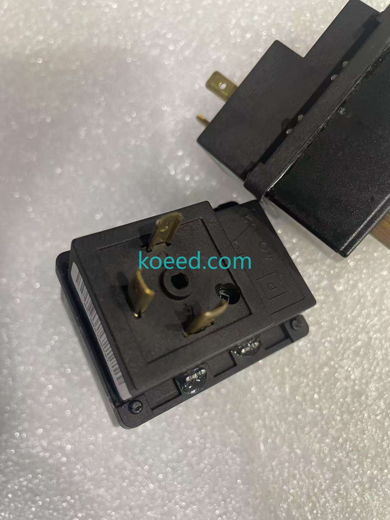 Emerson ALCO PS3-W3S switching pressure sensor controller — primary view