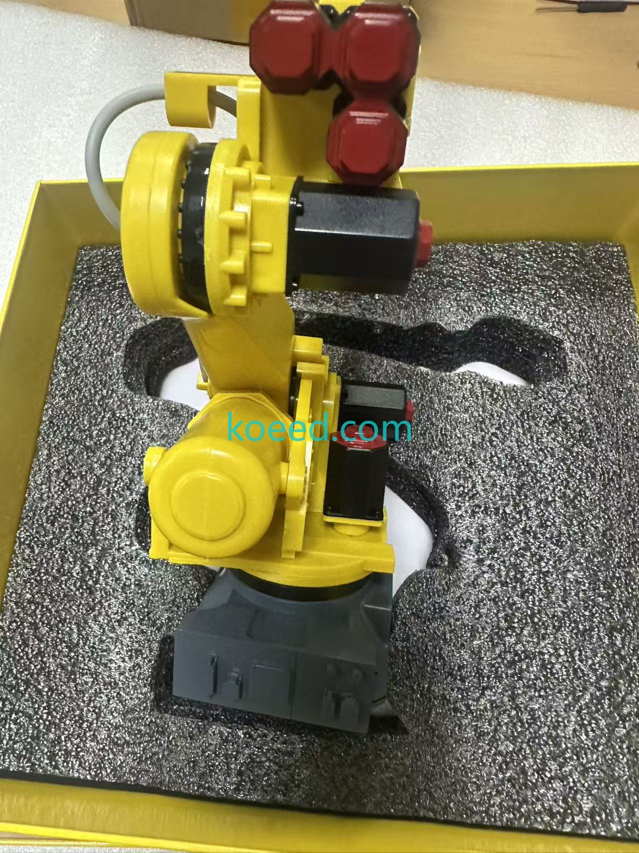 R-2000iC/210F - Koeed Fashion View