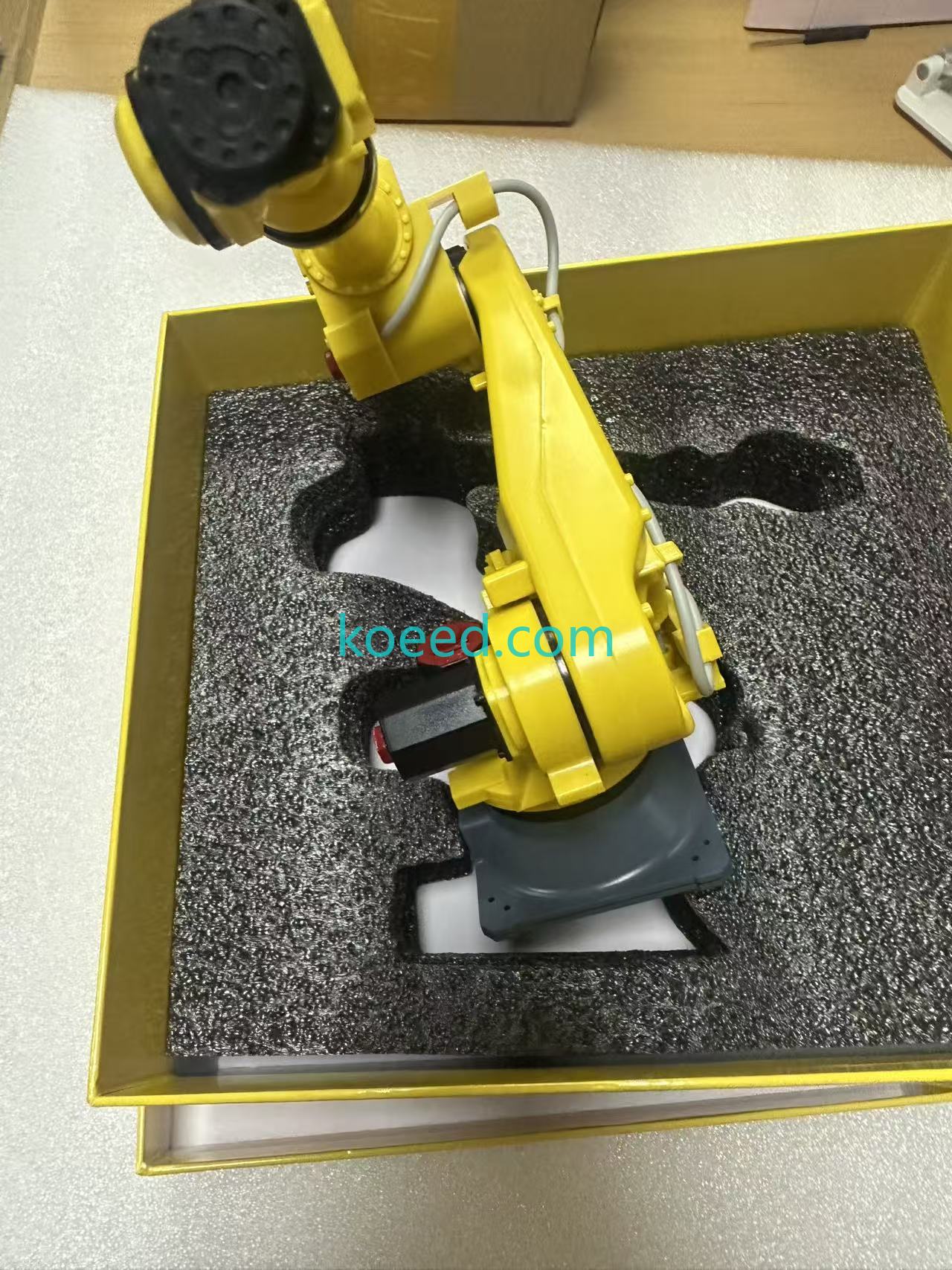 R-2000iC/210F - Koeed Fashion View