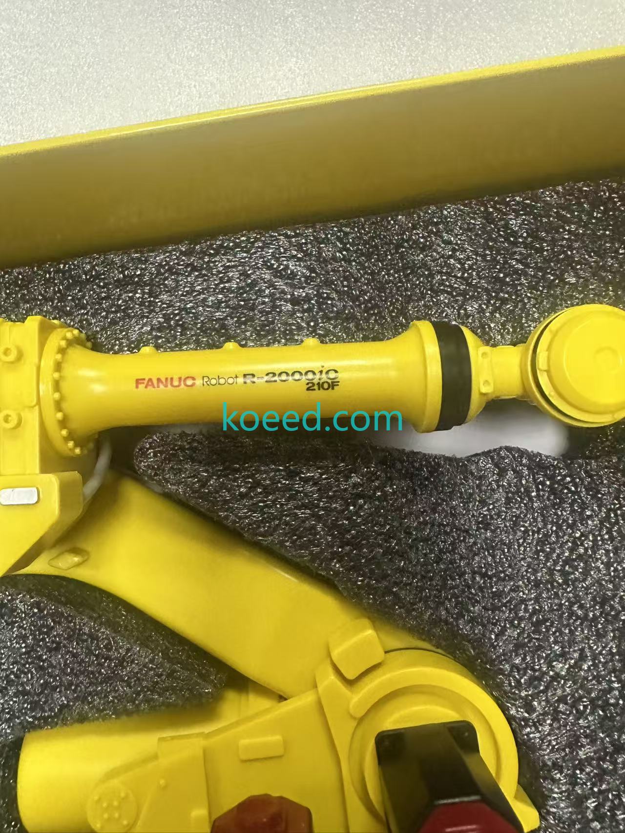 R-2000iC/210F - Koeed Fashion View