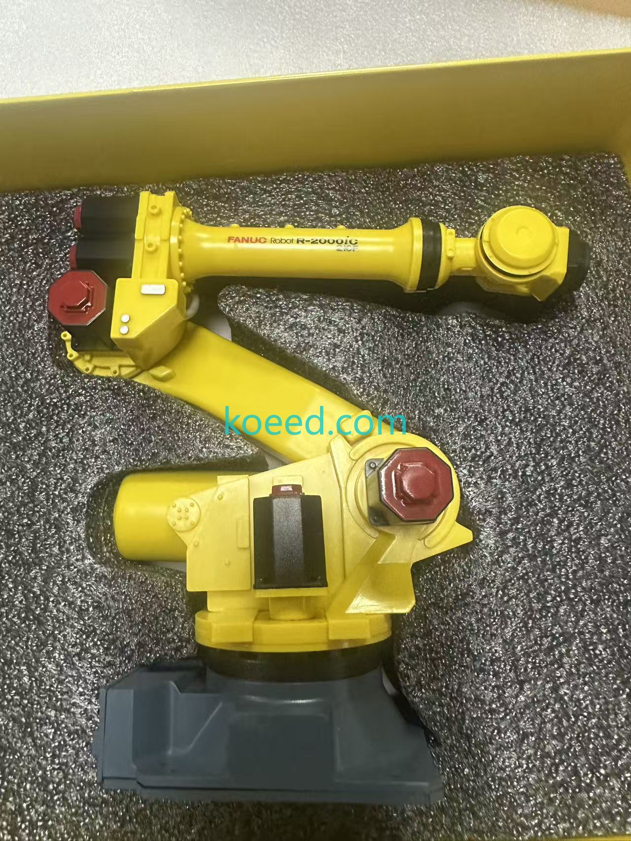 R-2000iC/210F - Koeed Fashion View