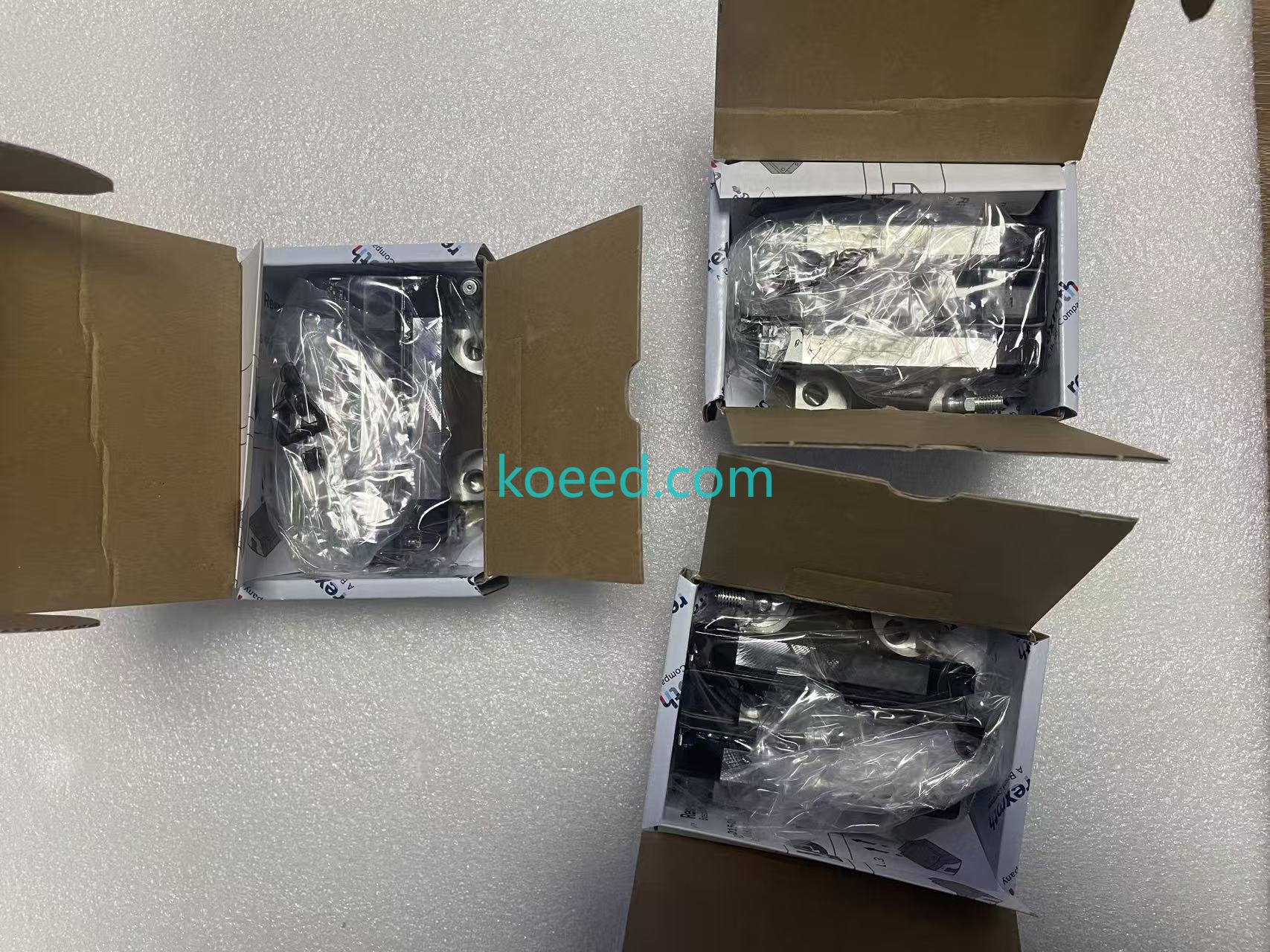 R165122420 - Koeed Fashion View