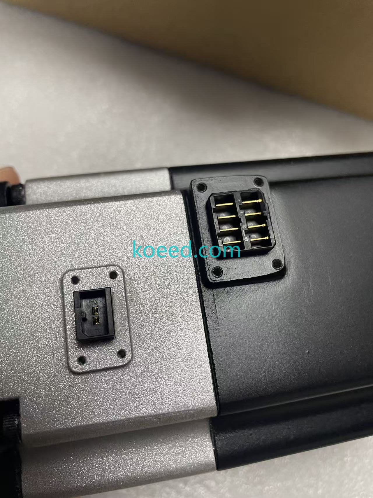 R88M-1M75030T-BS2 - Koeed Fashion View