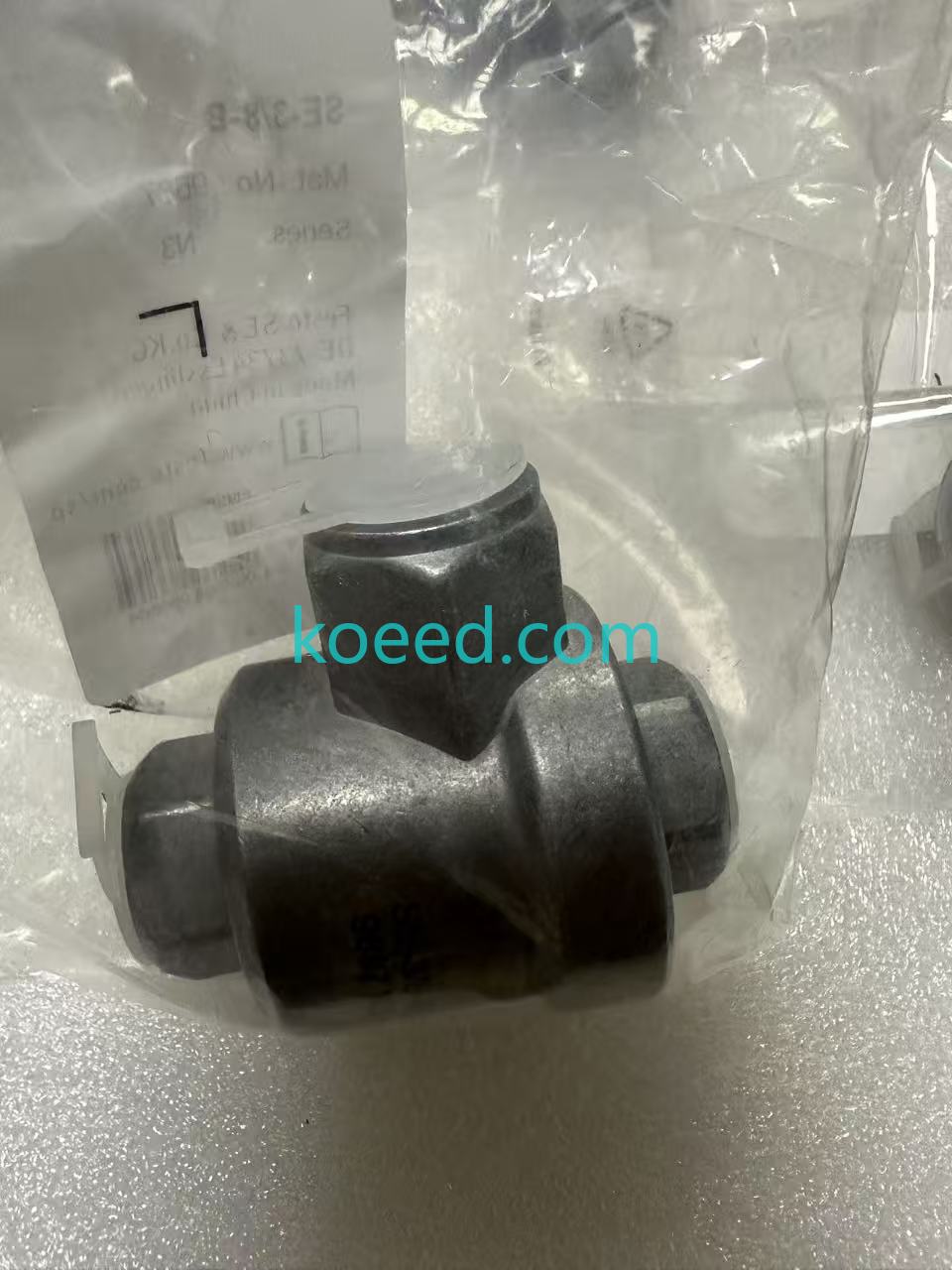Festo 9687 valve exhaust port view