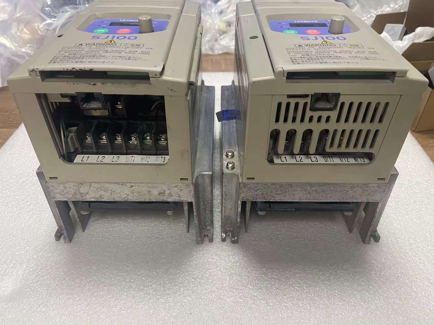 Hitachi SJ100-040HFE terminal block and wiring connections