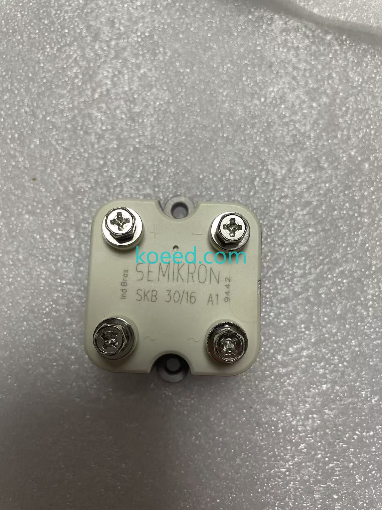 SKB30/16A1 - Koeed Fashion View