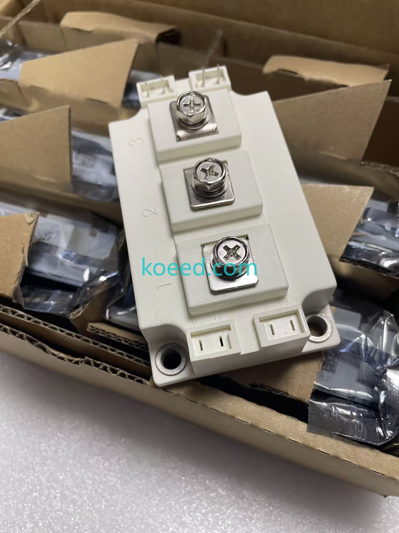 SKM200GB125D - Koeed Fashion View