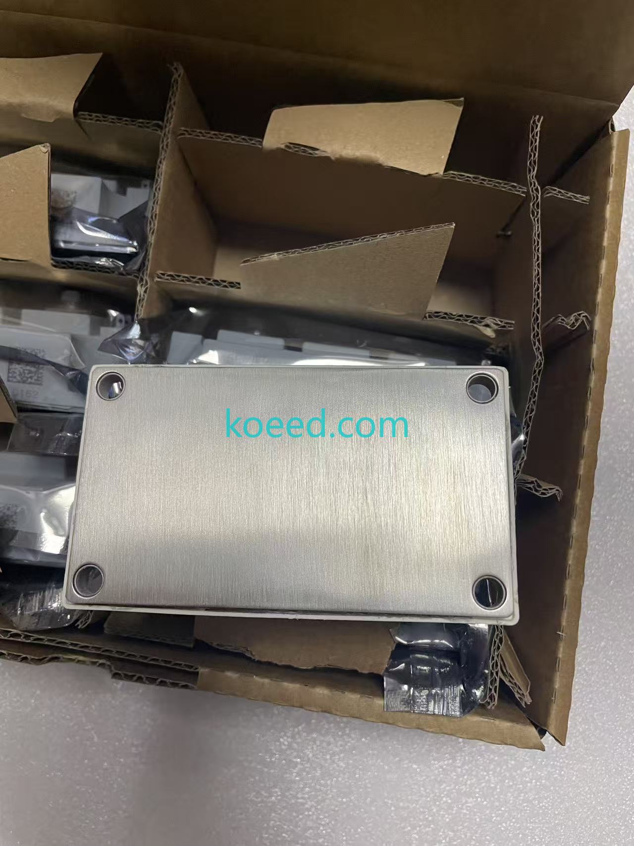 SKM200GB125D - Koeed Fashion View