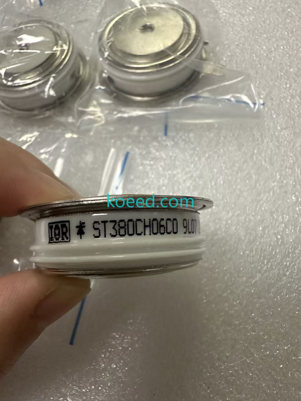 ST380CH06C0 - Koeed Fashion View