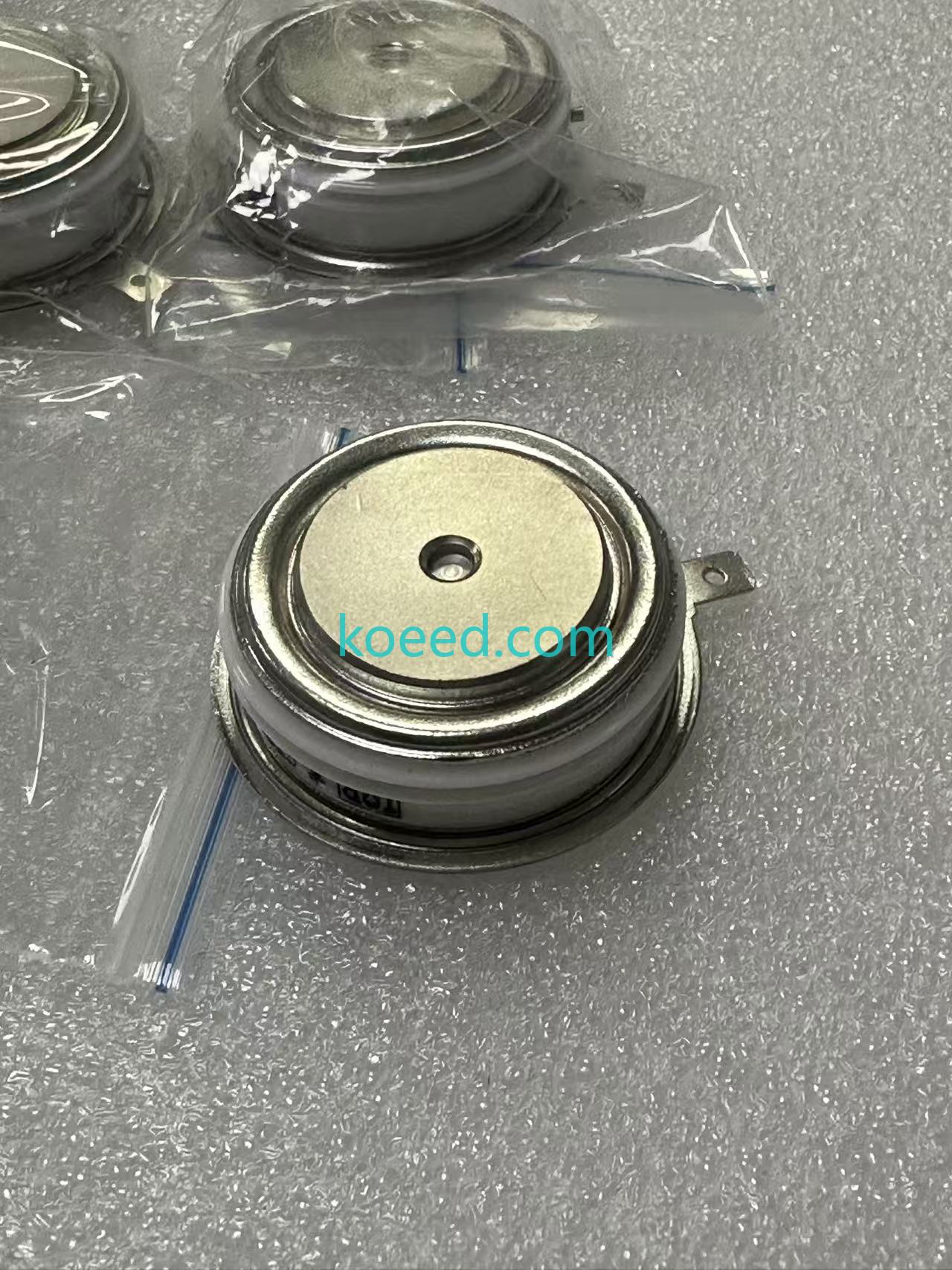 ST380CH06C0 - Koeed Fashion View