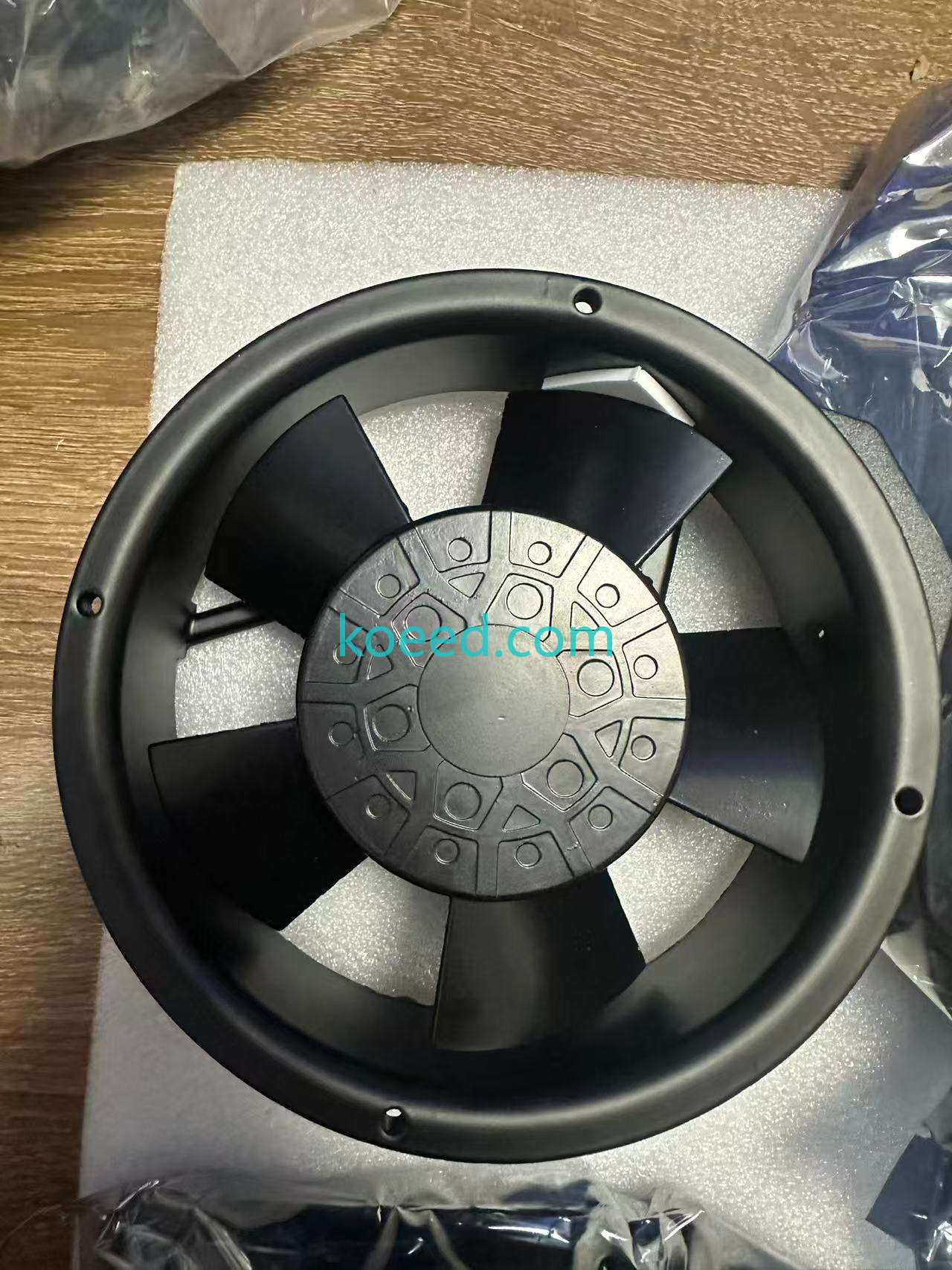 W2E143-AA15-01 - Product View